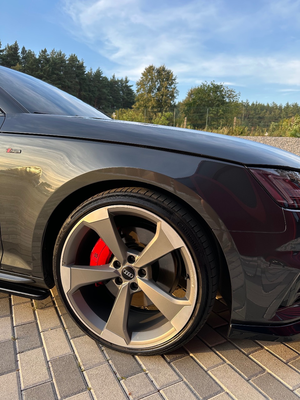 Audi A4 - фото 21