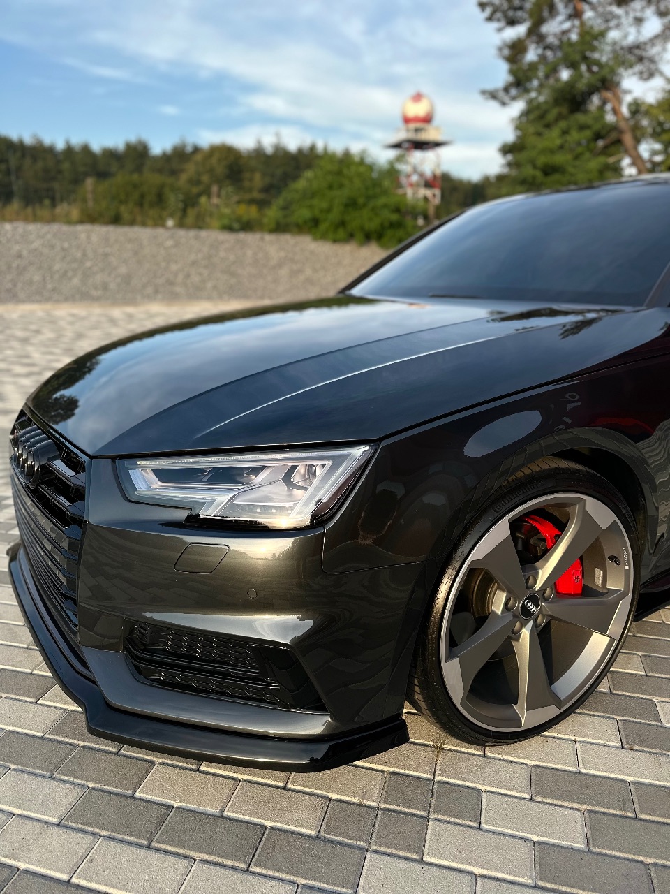 Audi A4 - фото 5