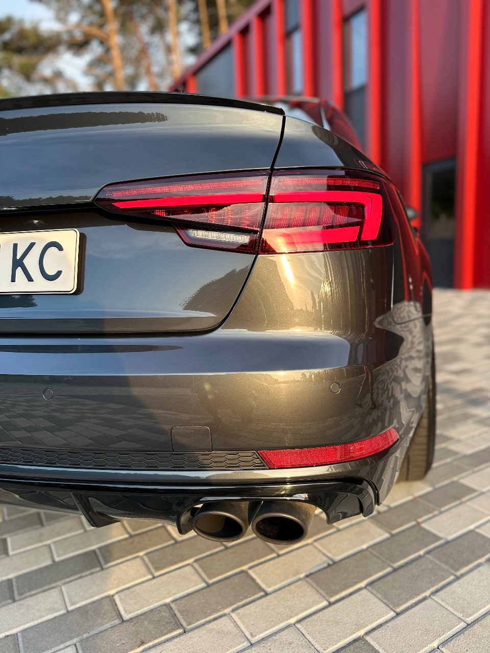 Audi A4 - фото 22