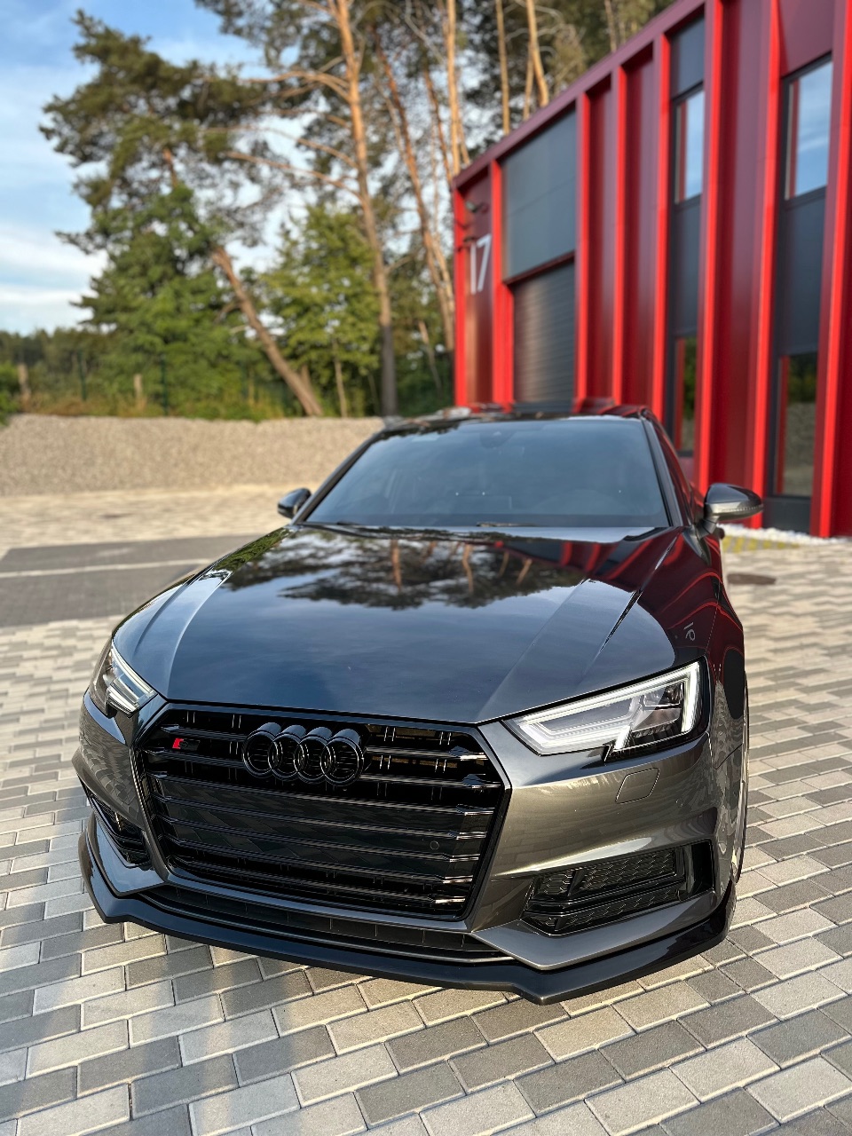 Audi A4 - фото 6