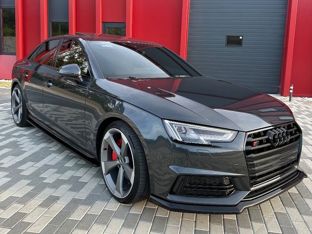 Audi A4 - фото 2