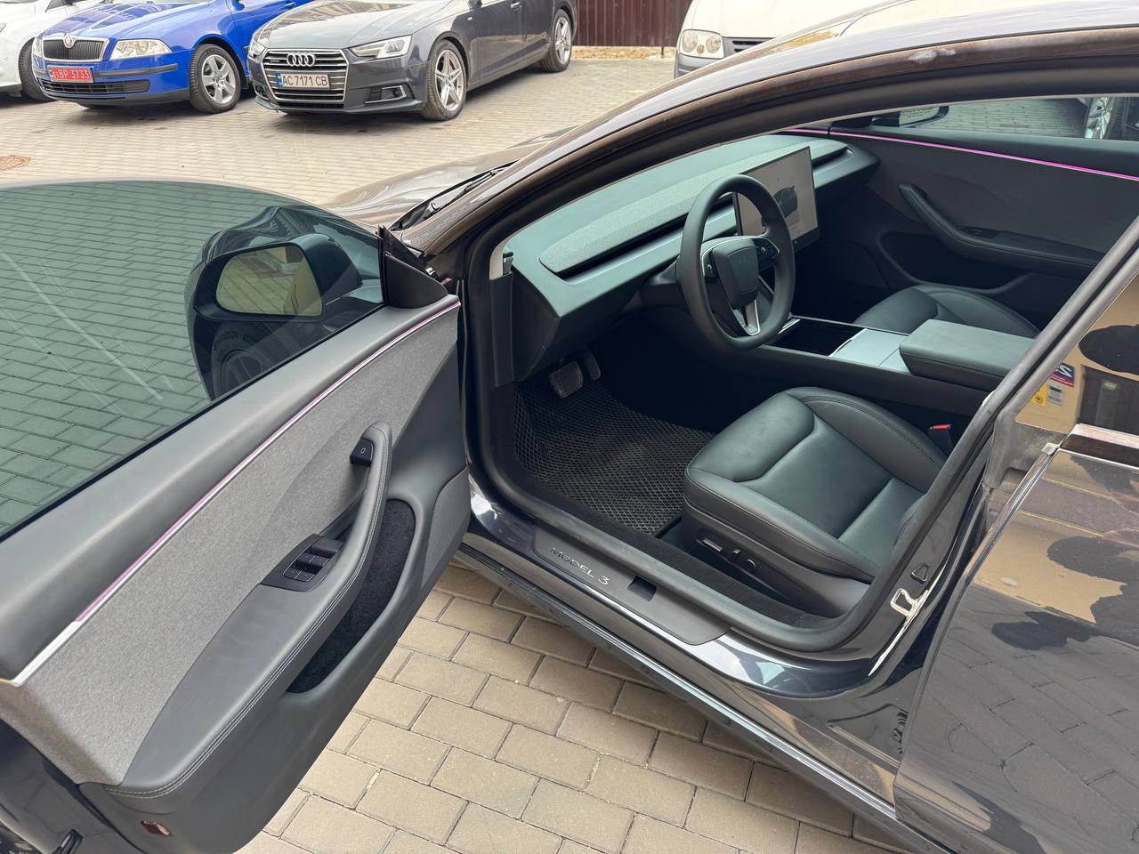 Tesla Model 3 - фото 23