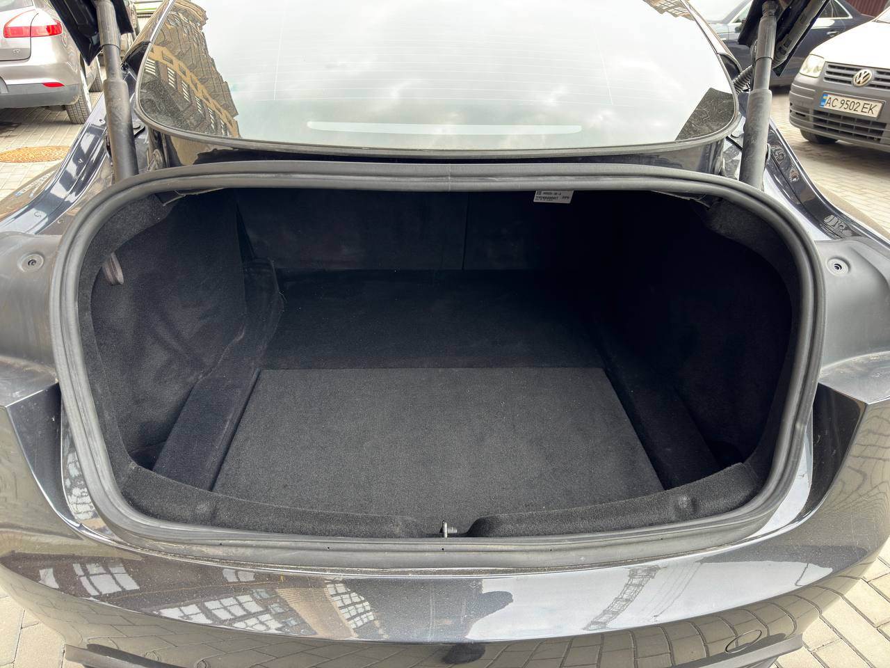 Tesla Model 3 - фото 9