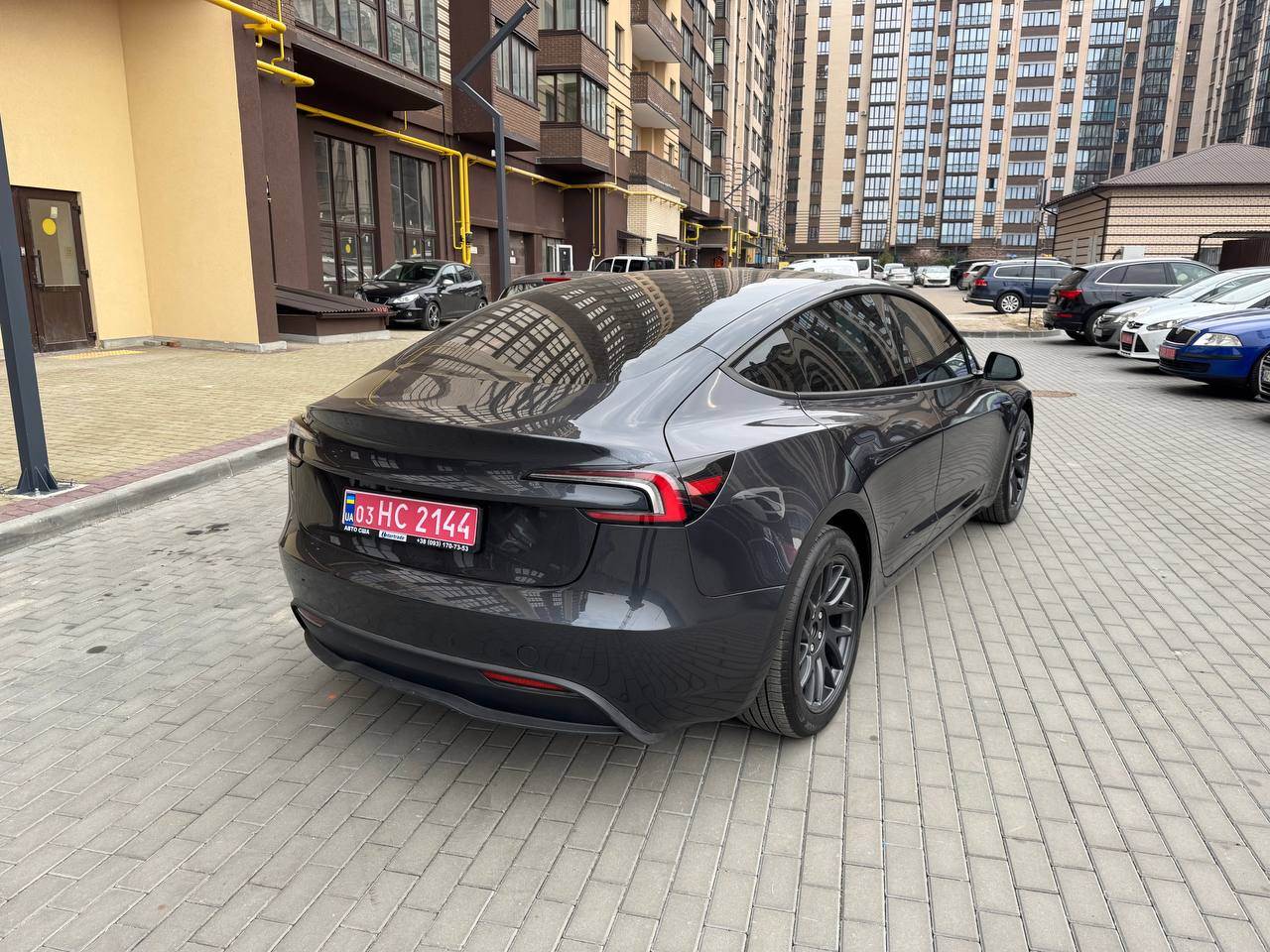 Tesla Model 3 - фото 18