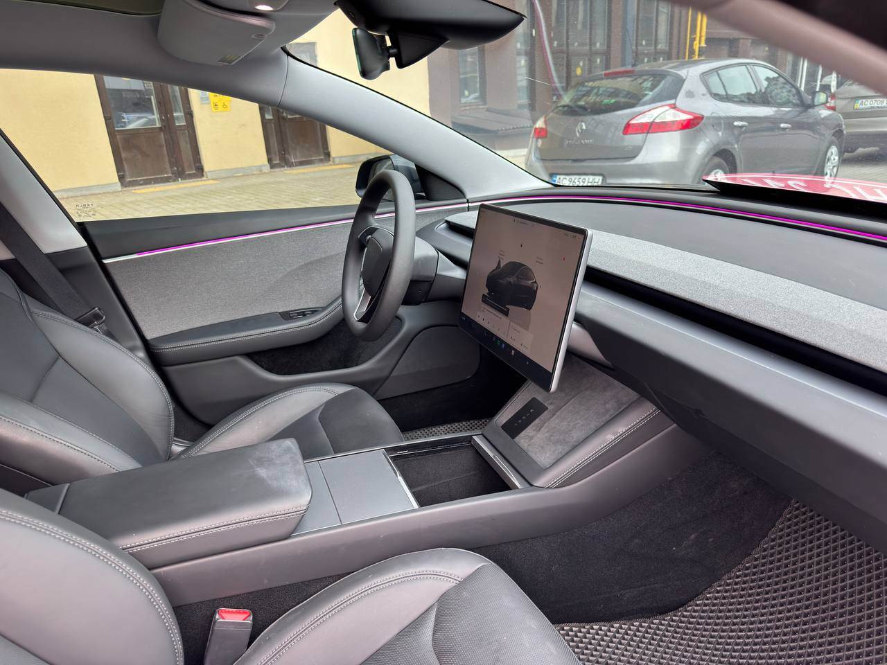 Tesla Model 3 - фото 10