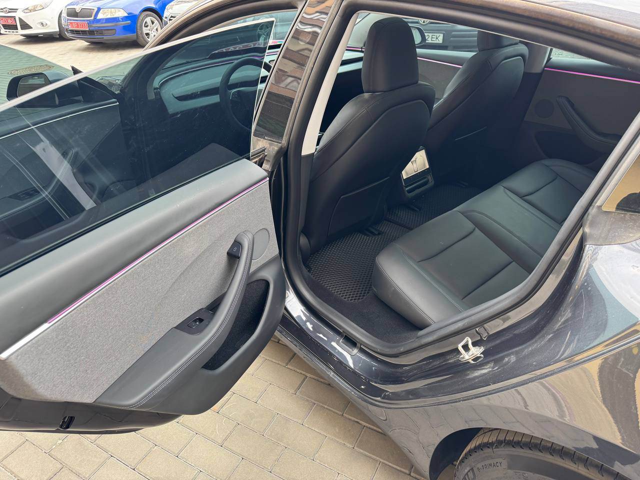 Tesla Model 3 - фото 4