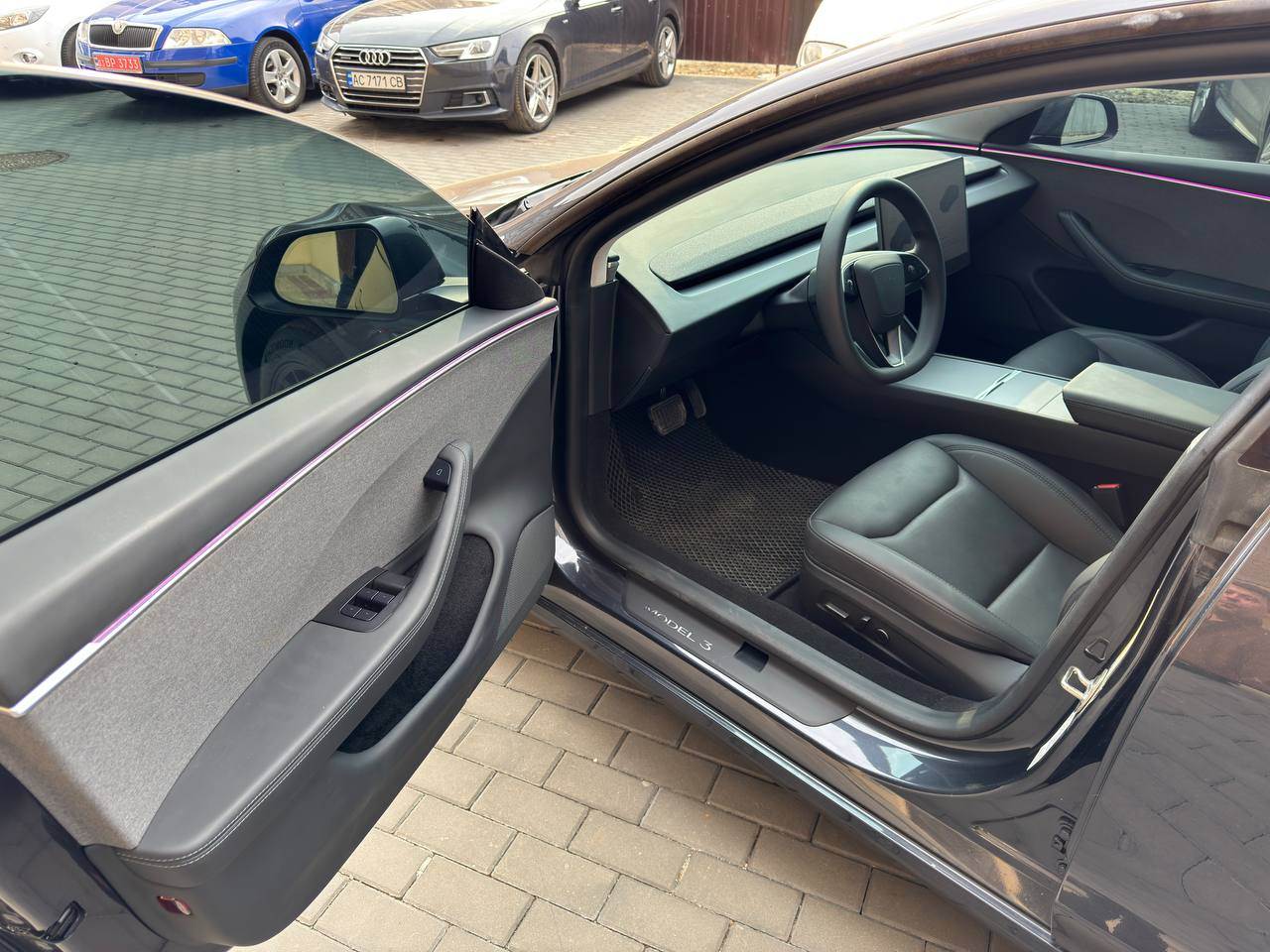 Tesla Model 3 - фото 2