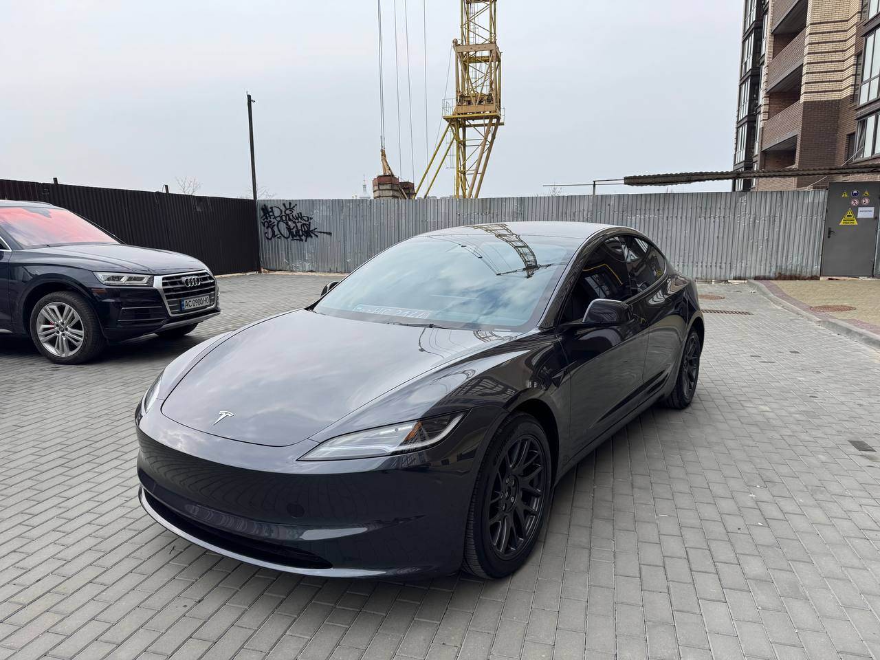 Tesla Model 3 - фото 6