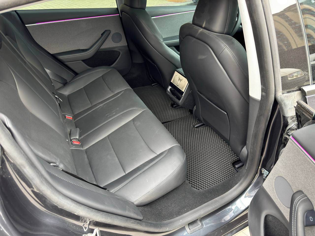 Tesla Model 3 - фото 8