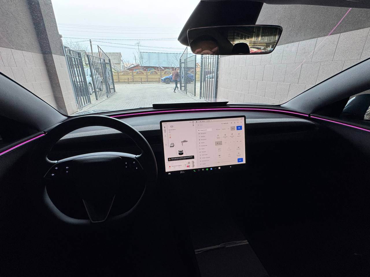 Tesla Model 3 - фото 14