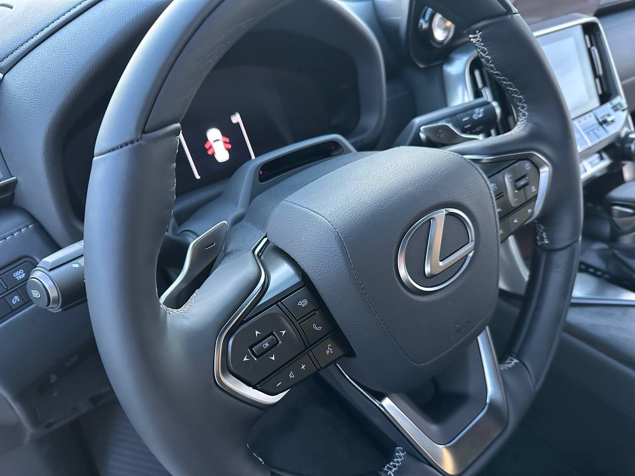 Lexus LX - фото 13