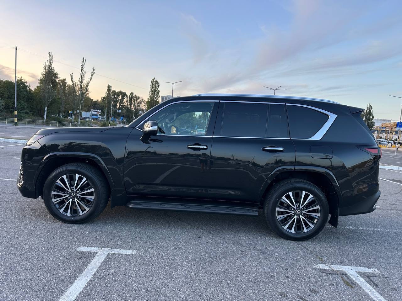 Lexus LX - фото 17