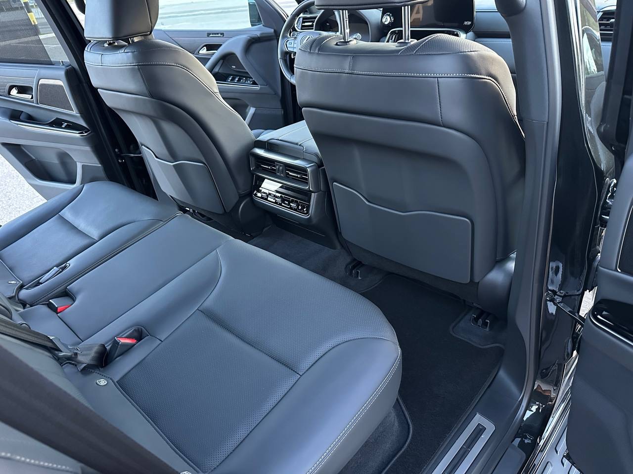 Lexus LX - фото 3