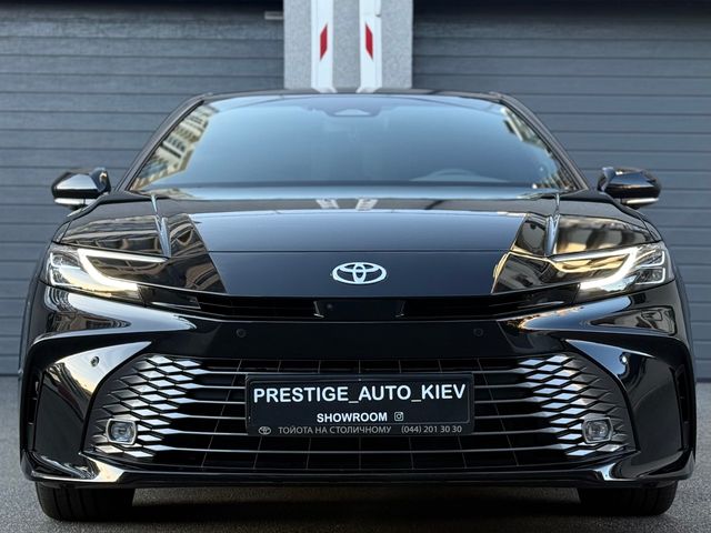 Toyota Camry - фото 2