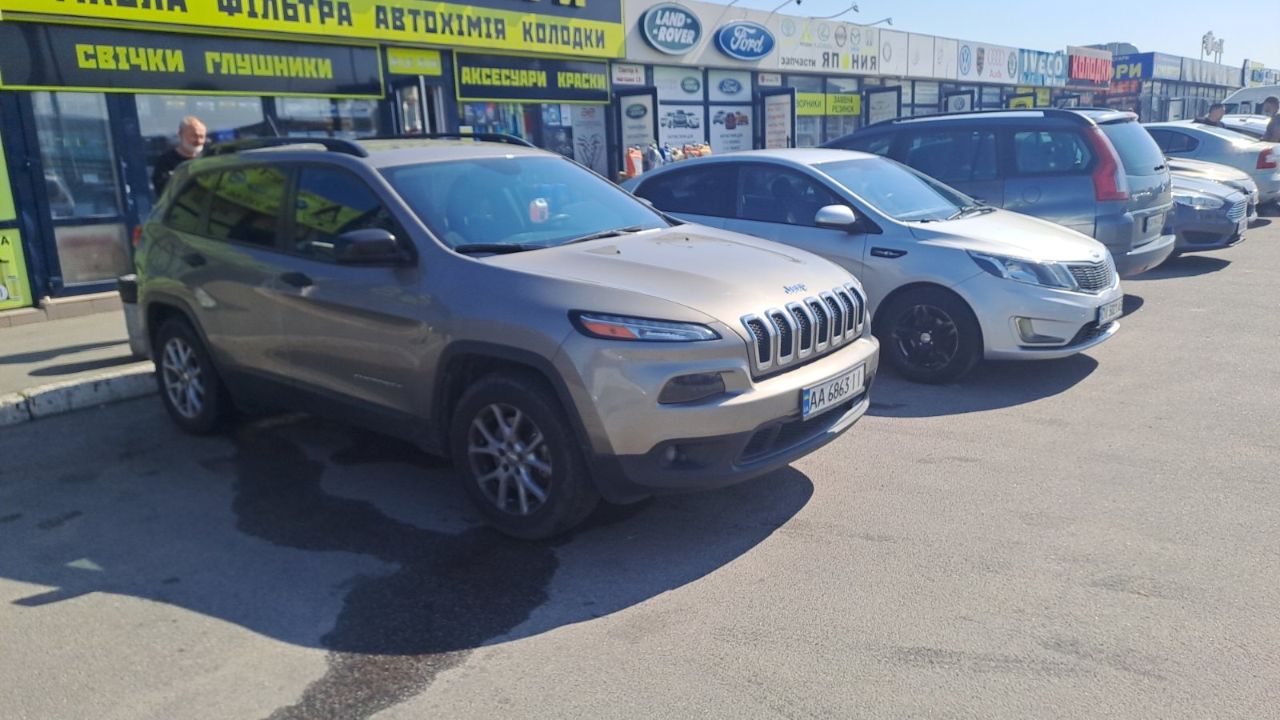 Jeep Cherokee - фото 3