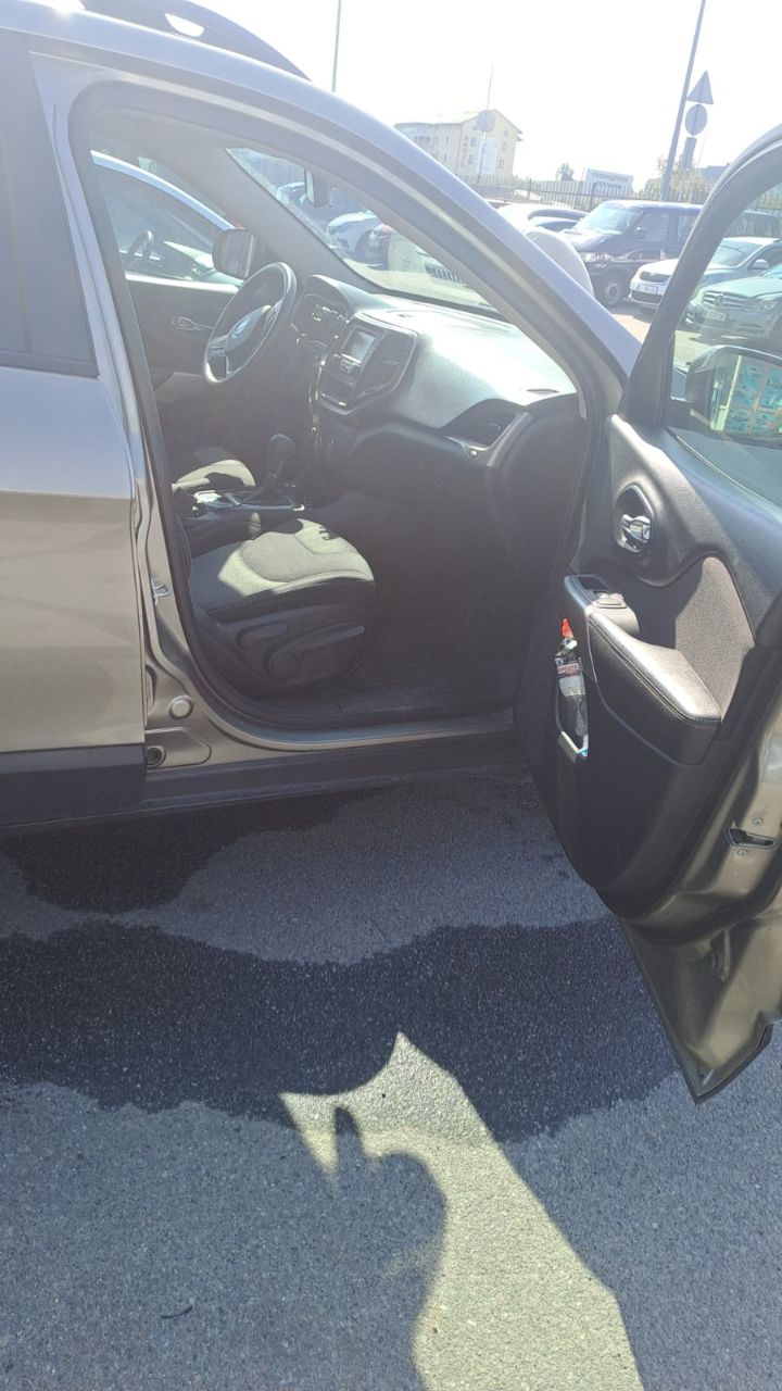 Jeep Cherokee - фото 5