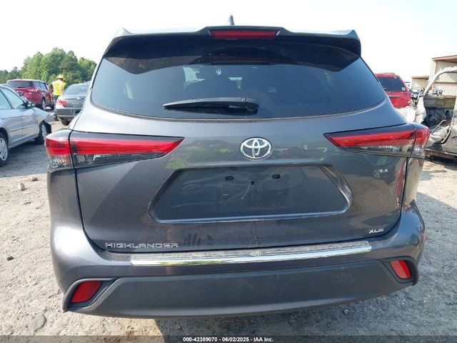 Toyota Highlander - фото 2