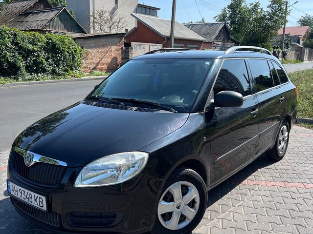 Skoda Fabia - фото 3