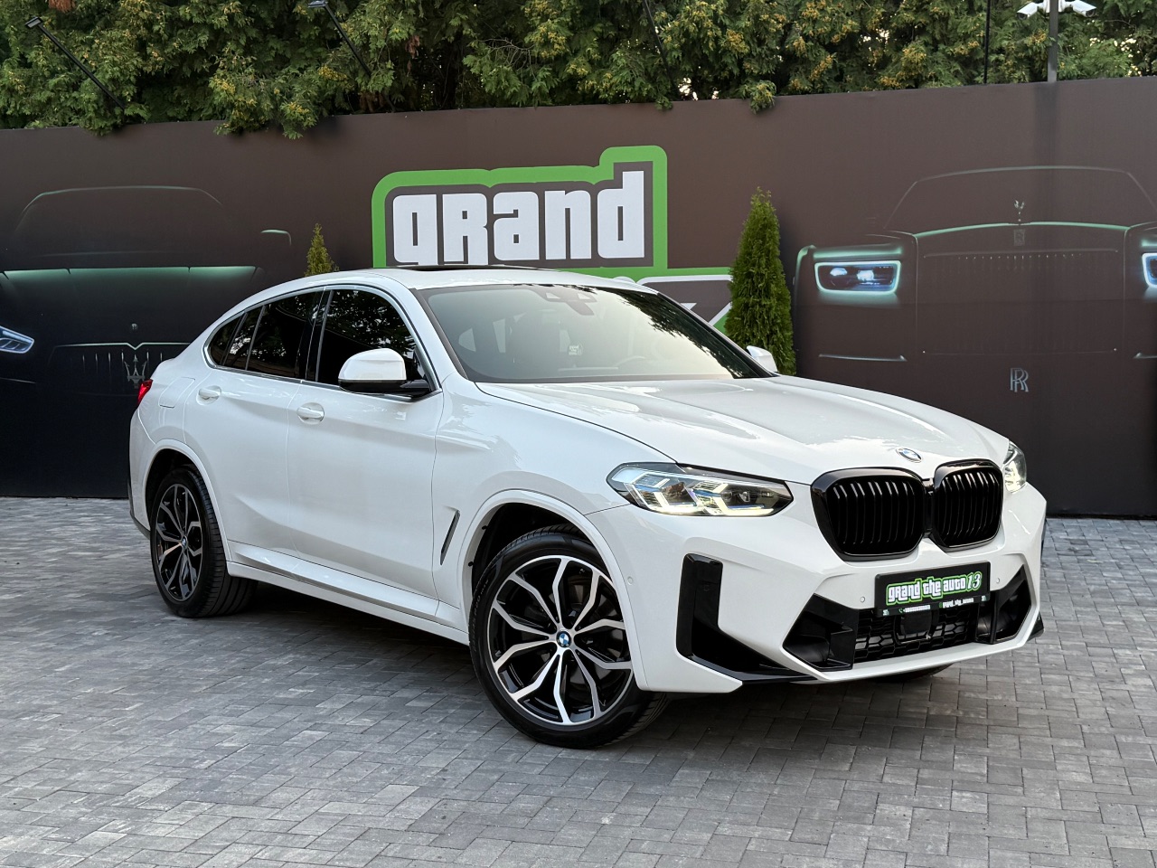 BMW X4 - фото 1