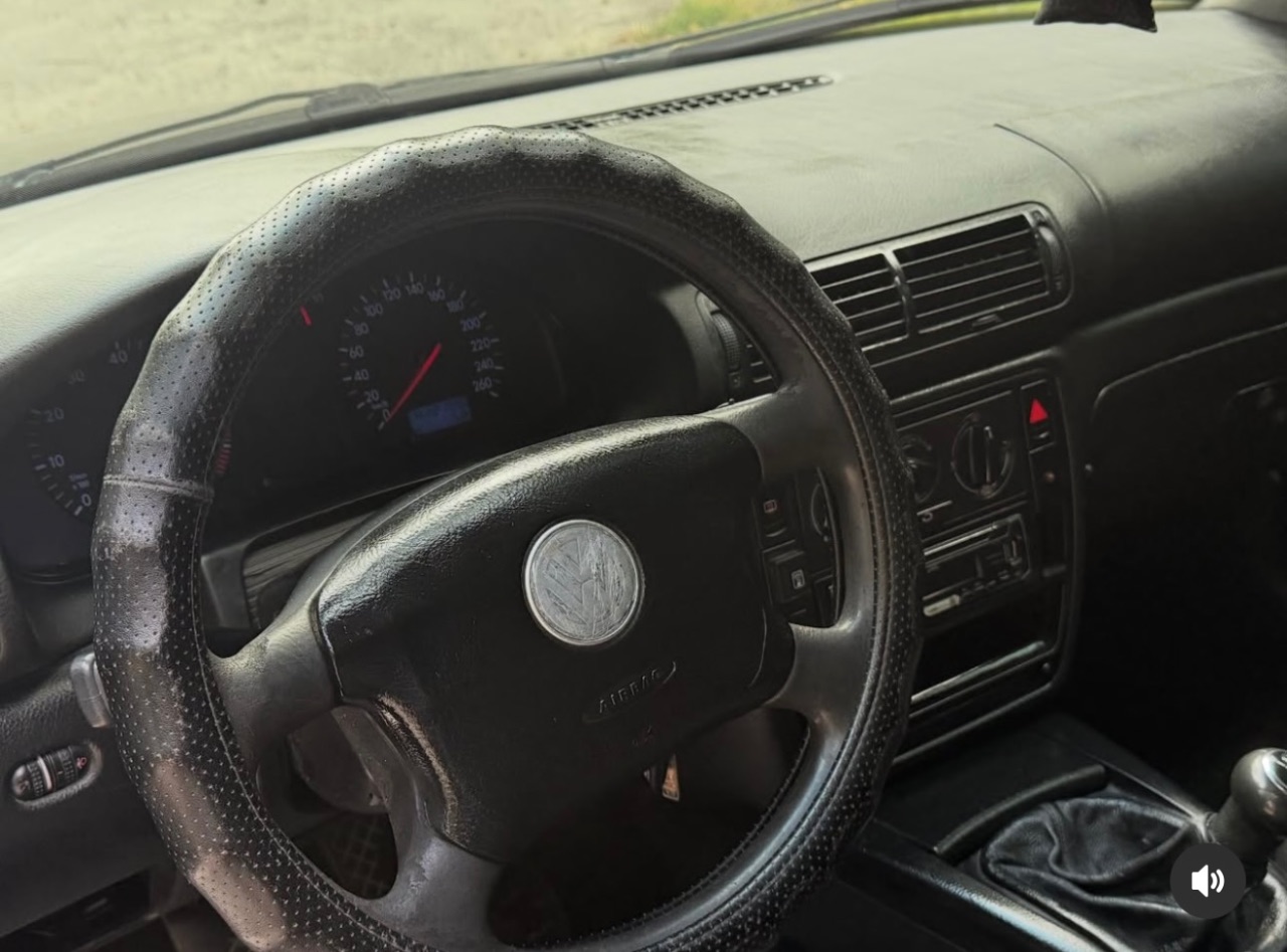 Volkswagen Passat - фото 7