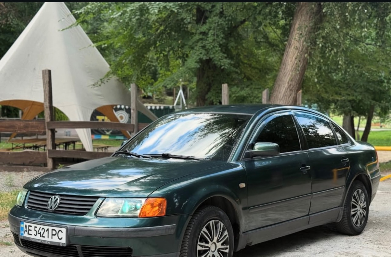 Volkswagen Passat - фото 1