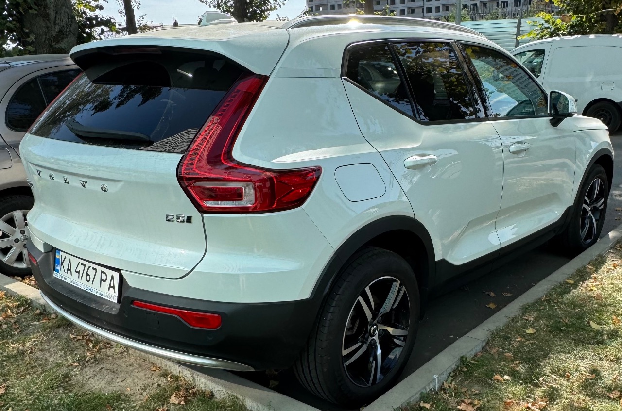 Volvo XC40 - фото 4