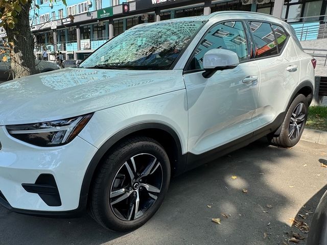 Volvo XC40 - фото 2