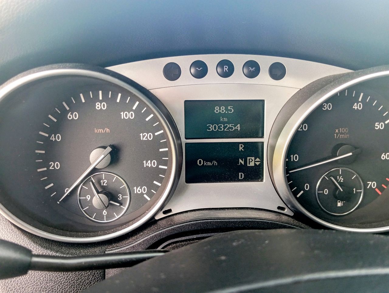 Mercedes-Benz M-Класс - фото 13