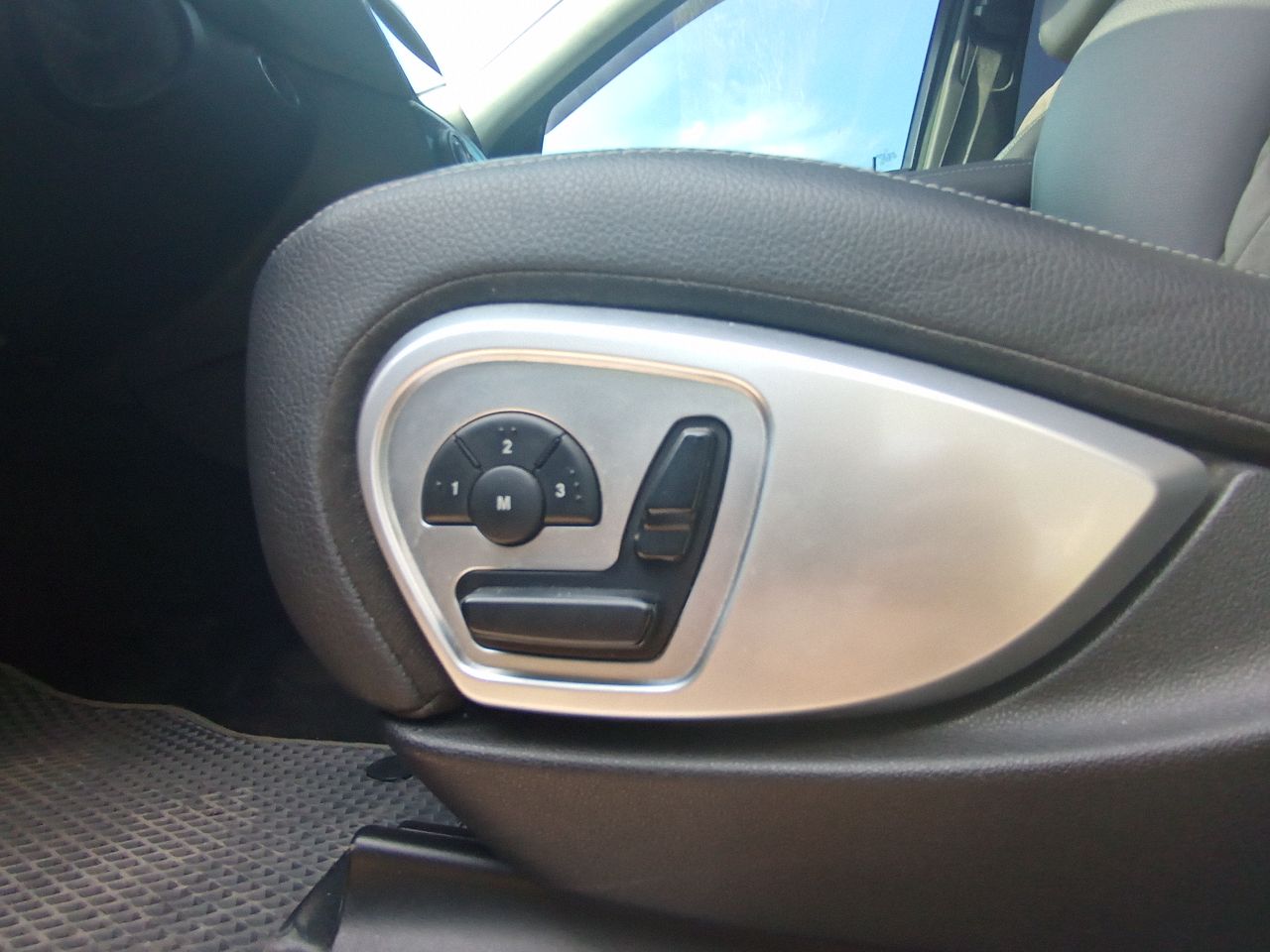 Mercedes-Benz M-Класс - фото 29