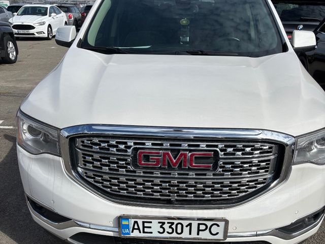GMC Acadia - фото 4