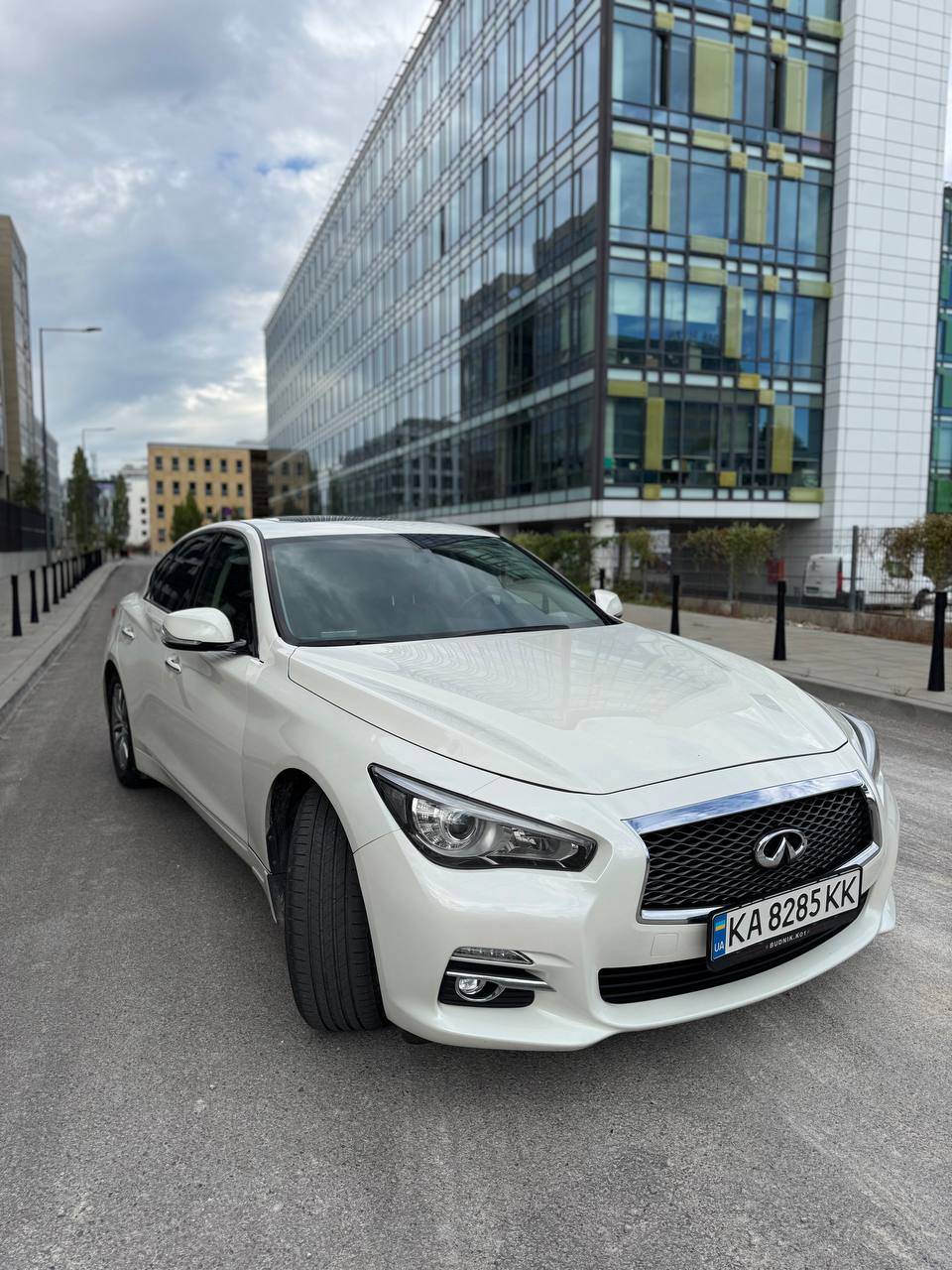 Infiniti Q50 - фото 1