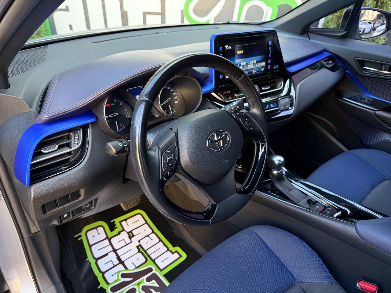 Toyota C-HR - фото 24