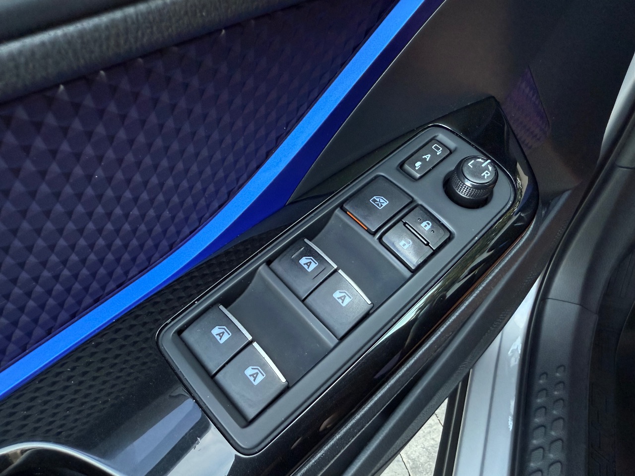 Toyota C-HR - фото 55