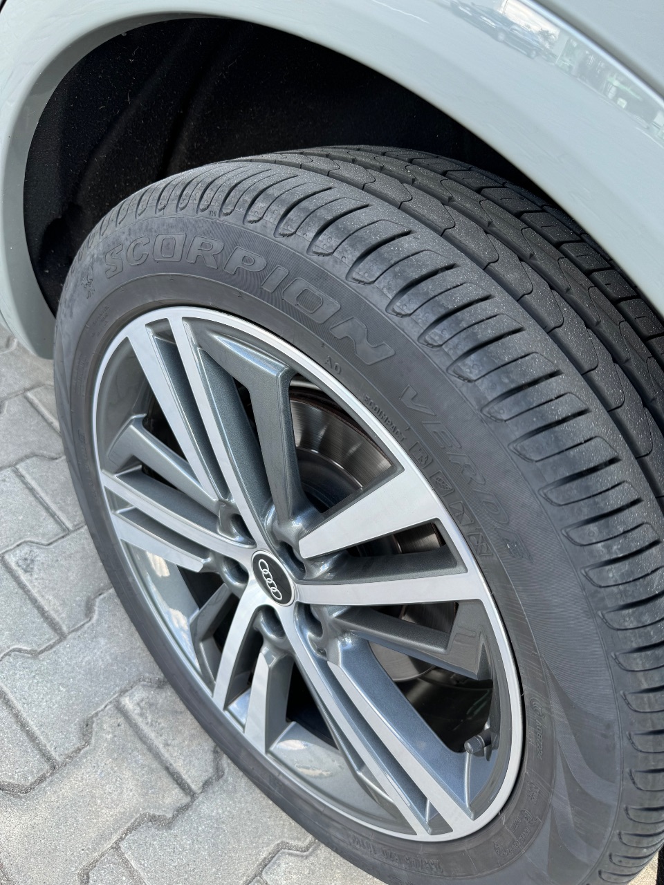 Audi Q5 - фото 17