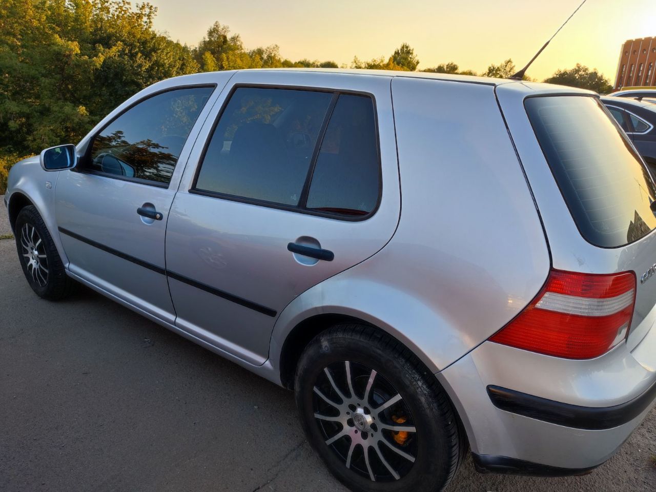 Volkswagen Golf - фото 8
