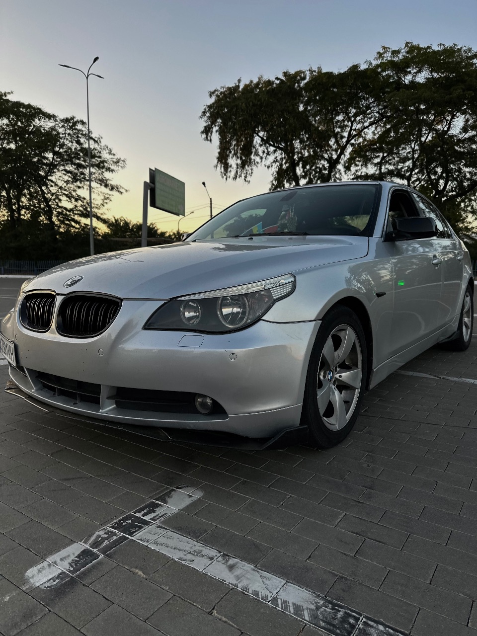 BMW 5 серії - фото 1