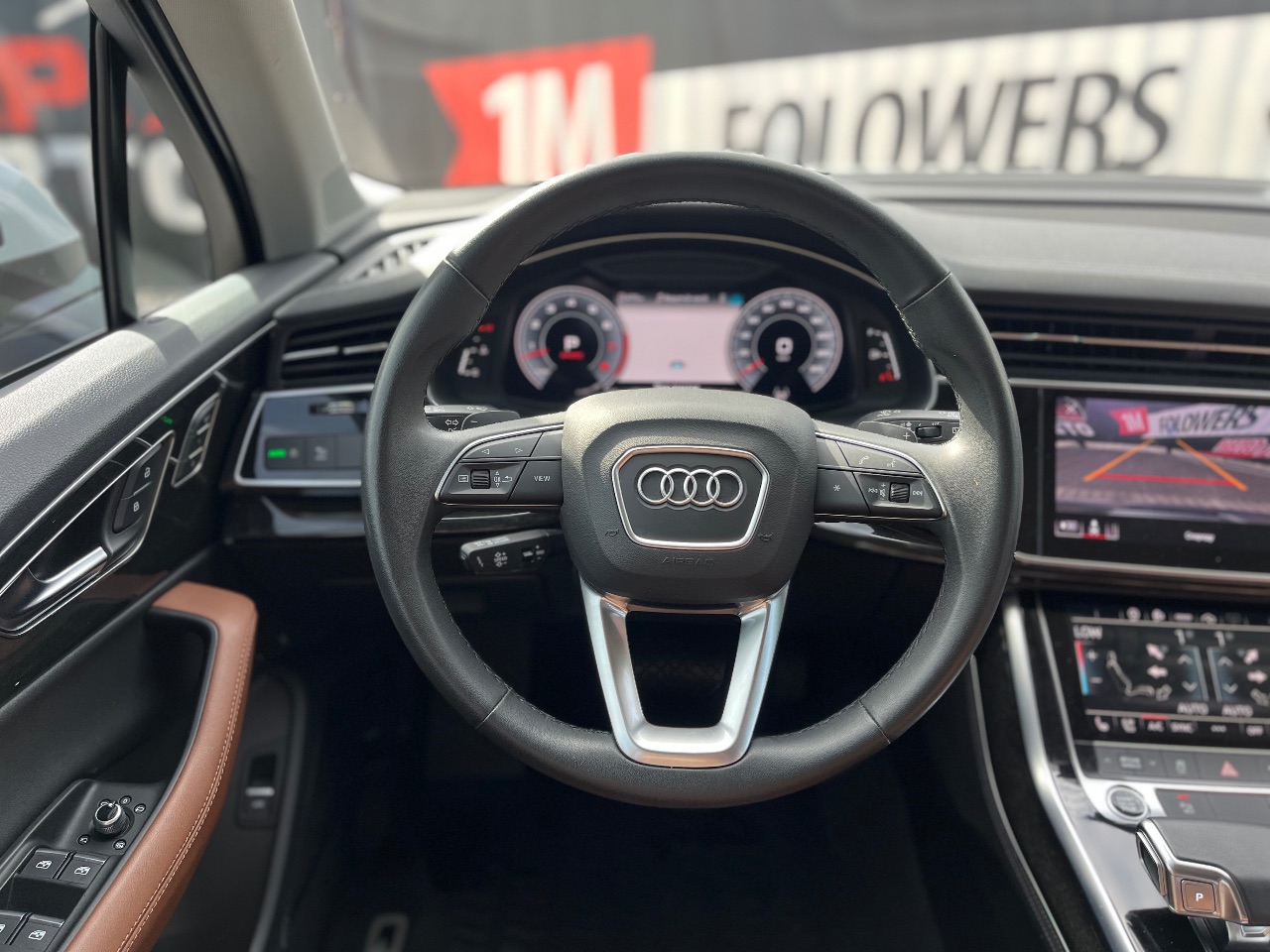 Audi Q7 - фото 8