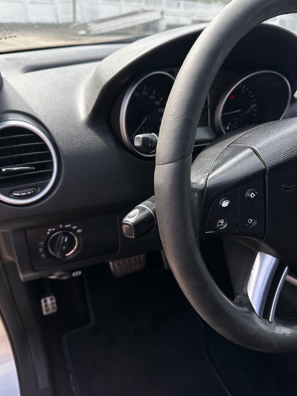 Mercedes-Benz M-Класс - фото 30