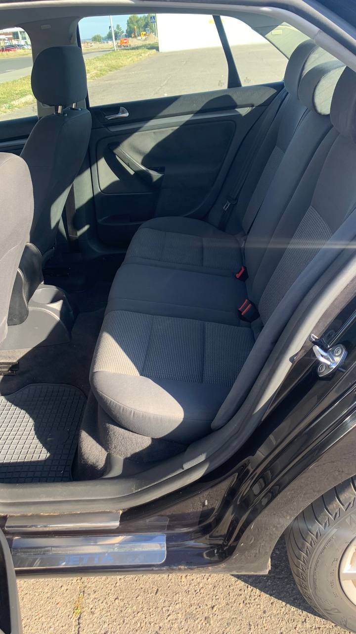 Volkswagen Jetta - фото 8