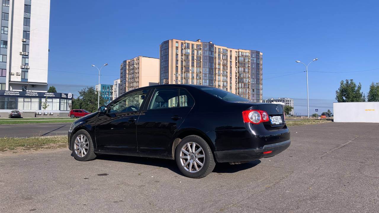 Volkswagen Jetta - фото 3