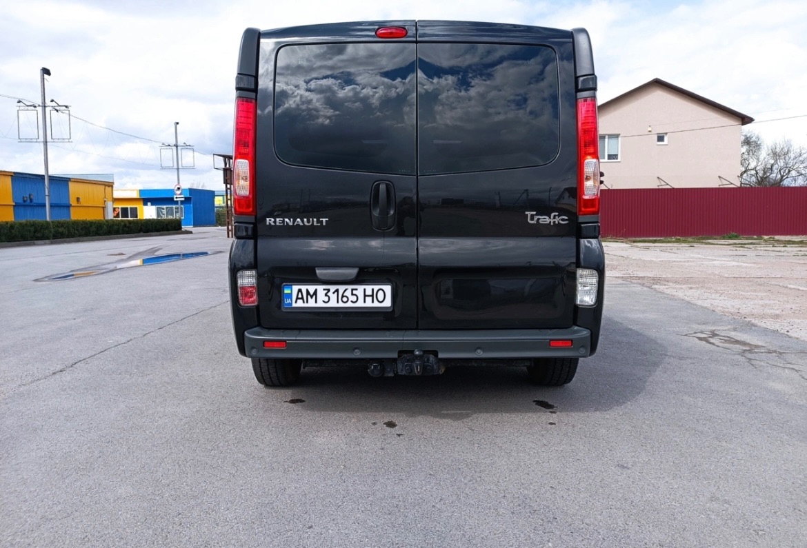 Renault Trafic - фото 9