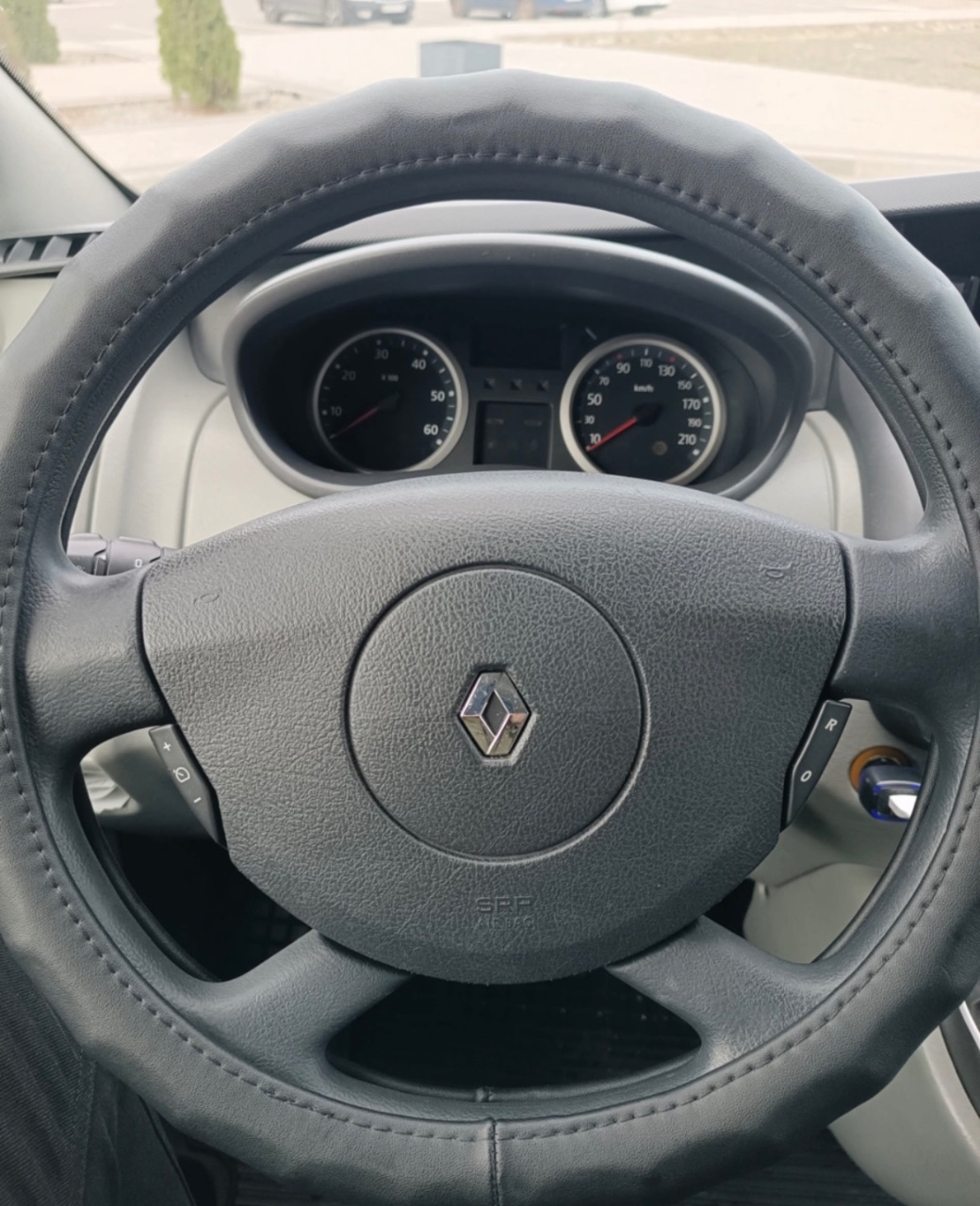 Renault Trafic - фото 23