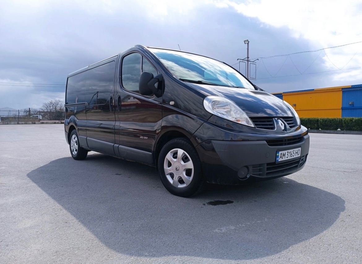 Renault Trafic - фото 8