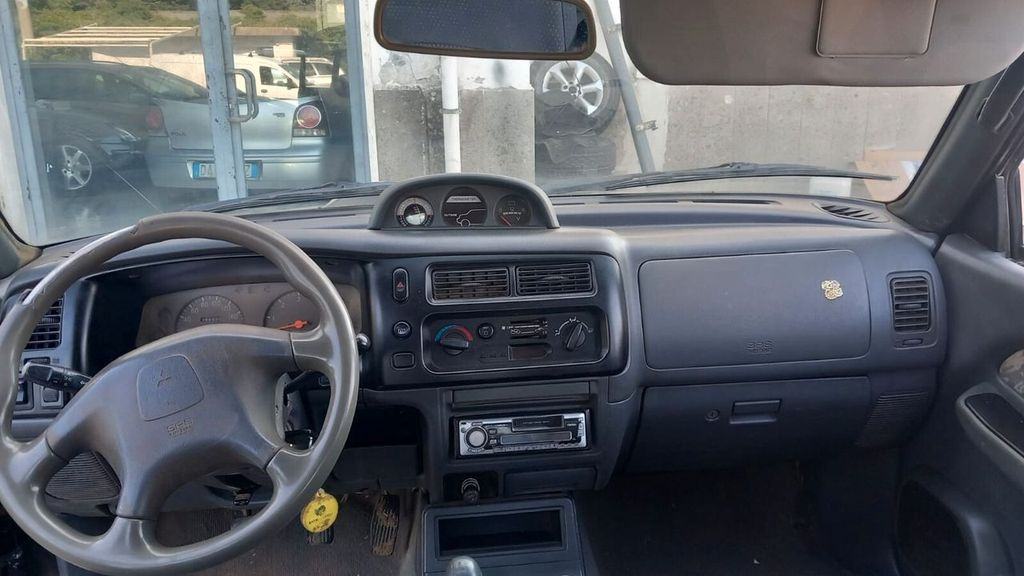 Mitsubishi L200 - фото 9