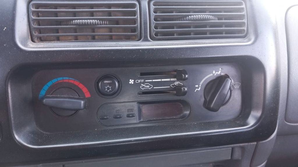 Mitsubishi L200 - фото 11