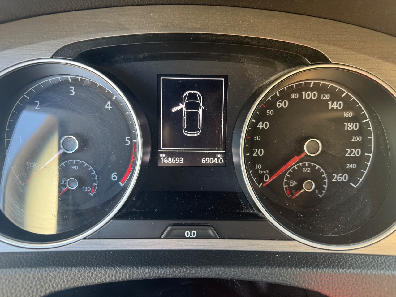 Volkswagen Golf - фото 11