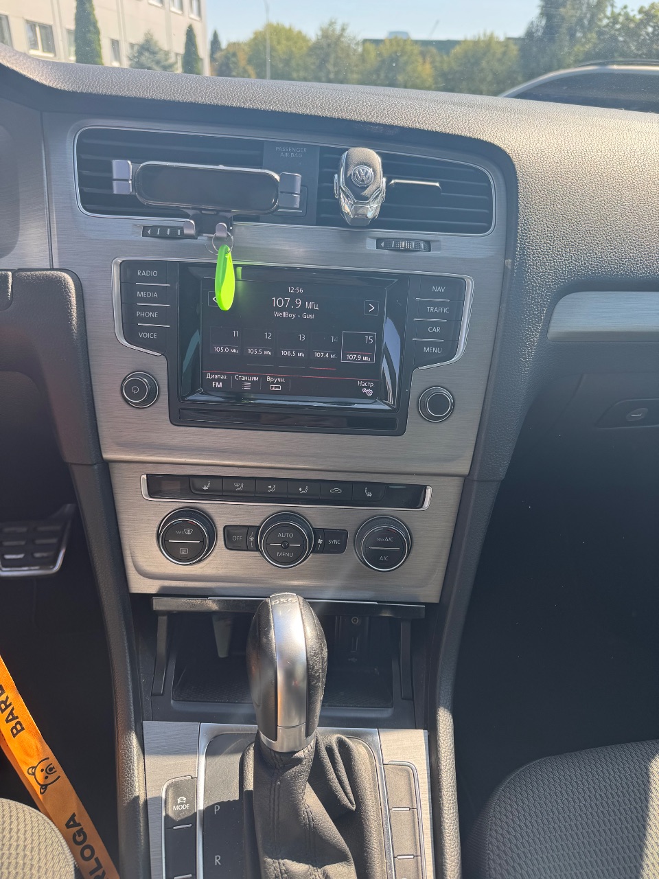 Volkswagen Golf - фото 10