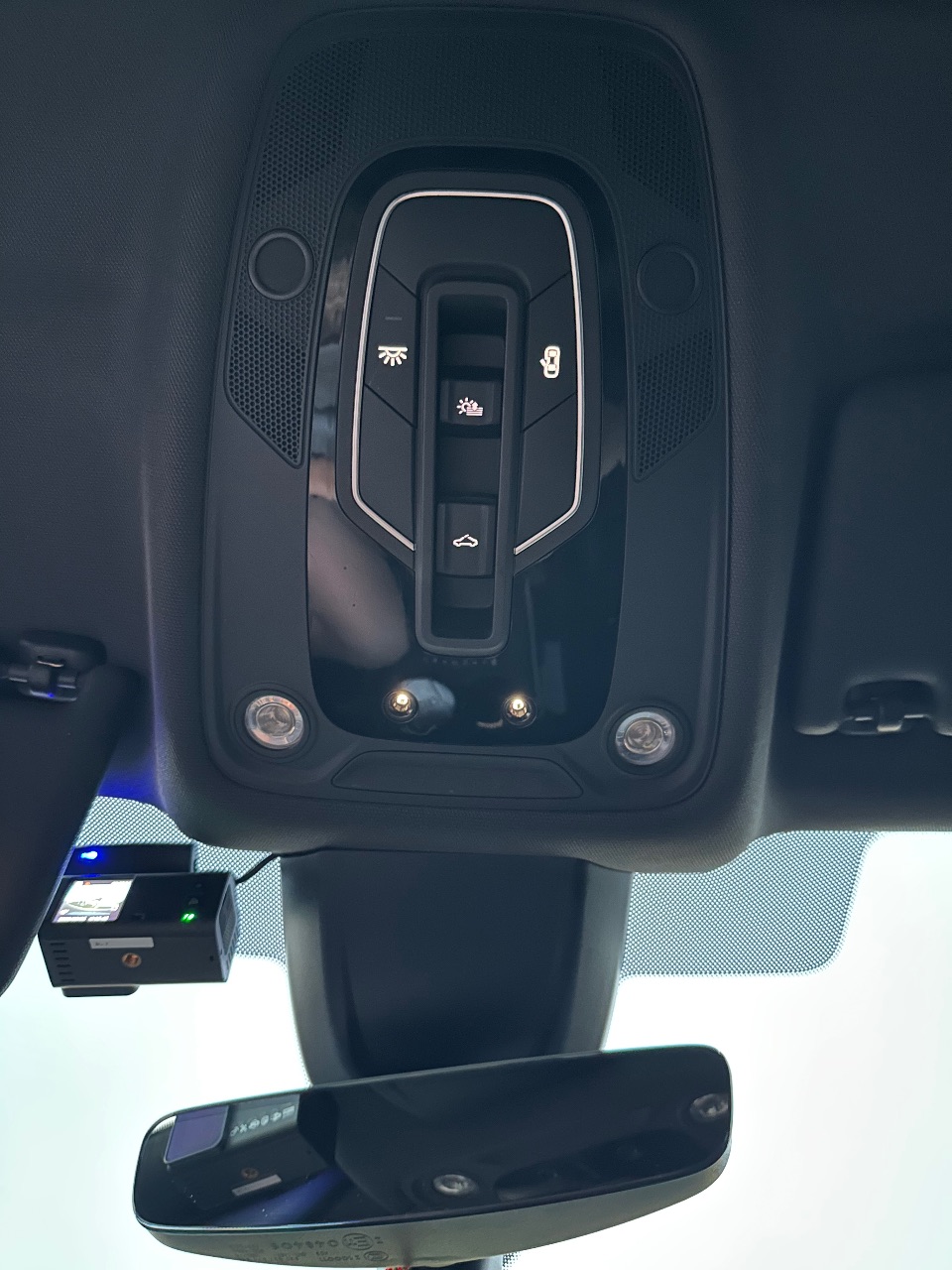 Audi A4 - фото 24