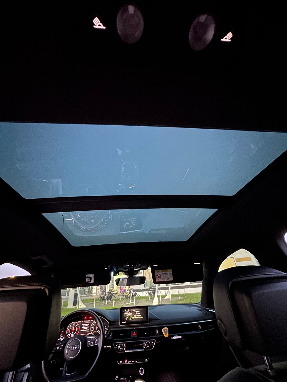 Audi A4 - фото 25