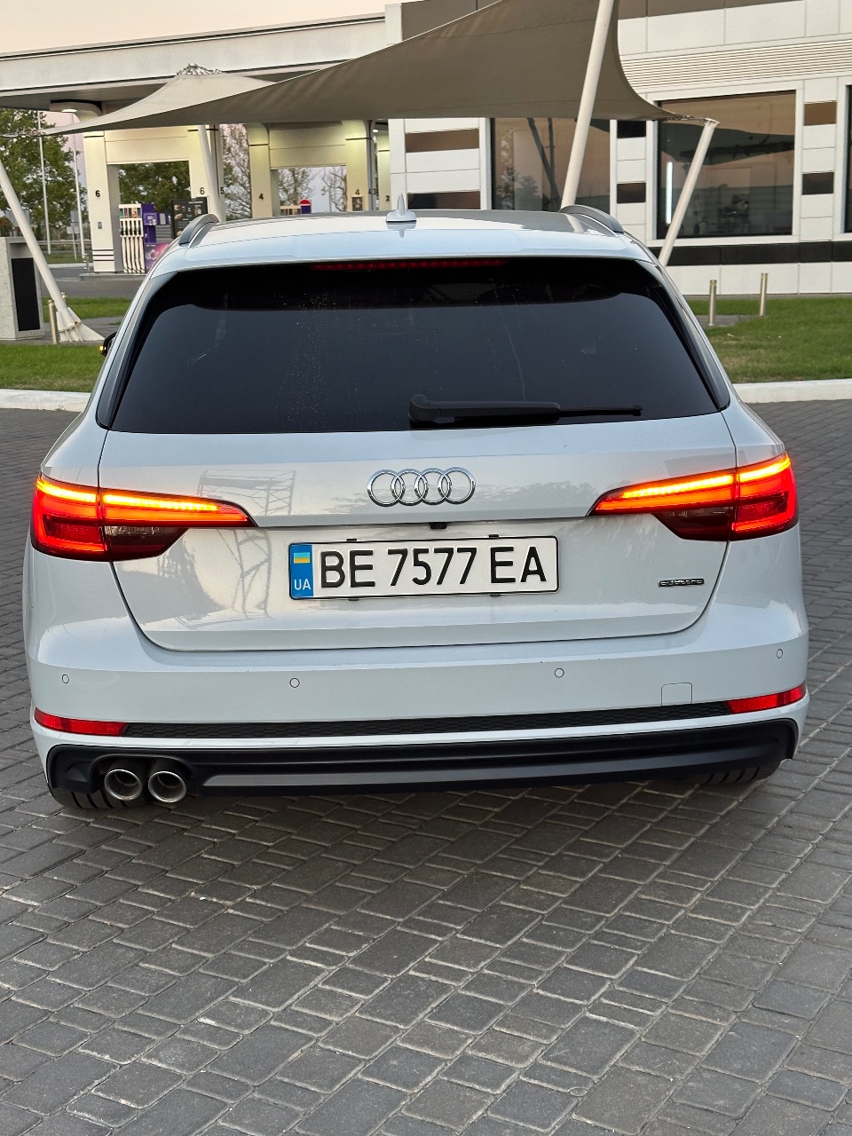 Audi A4 - фото 10